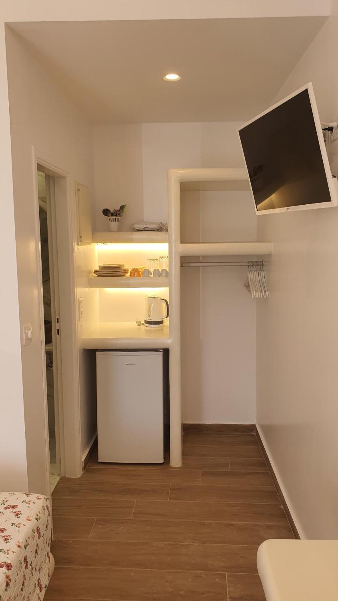 Augusta Studios & Apartments เนาซา ภายนอก รูปภาพ