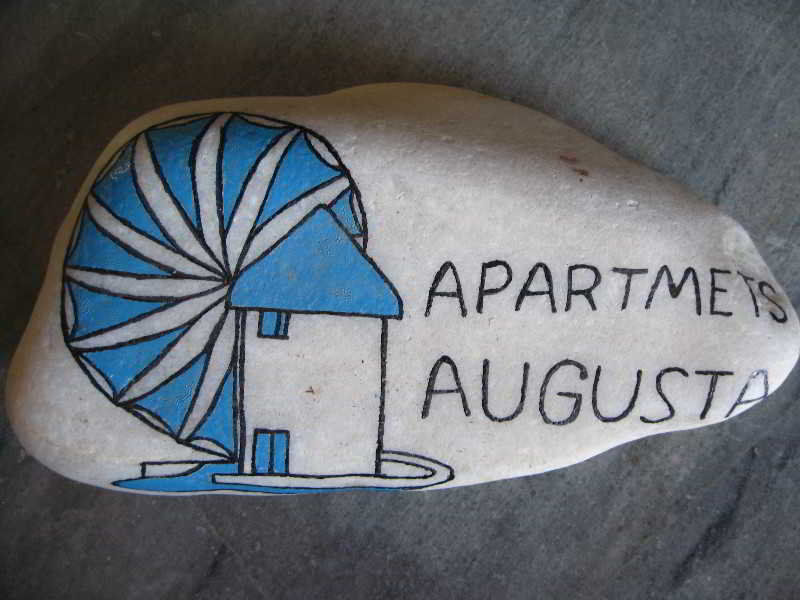 Augusta Studios & Apartments เนาซา ภายนอก รูปภาพ